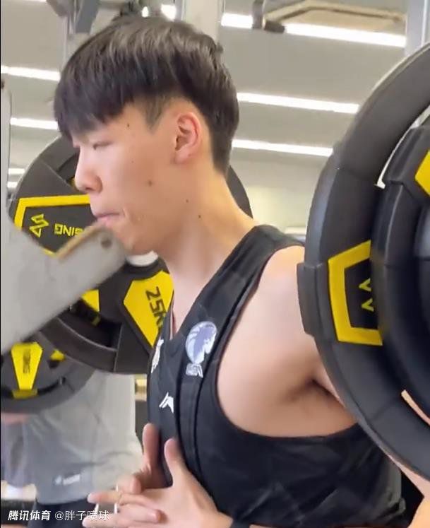免费午夜视频